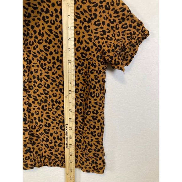 Vans Leopard Print Button Up Shirt Women's Size Medium Short Sleeve Collared Top - Picture 7 of 8